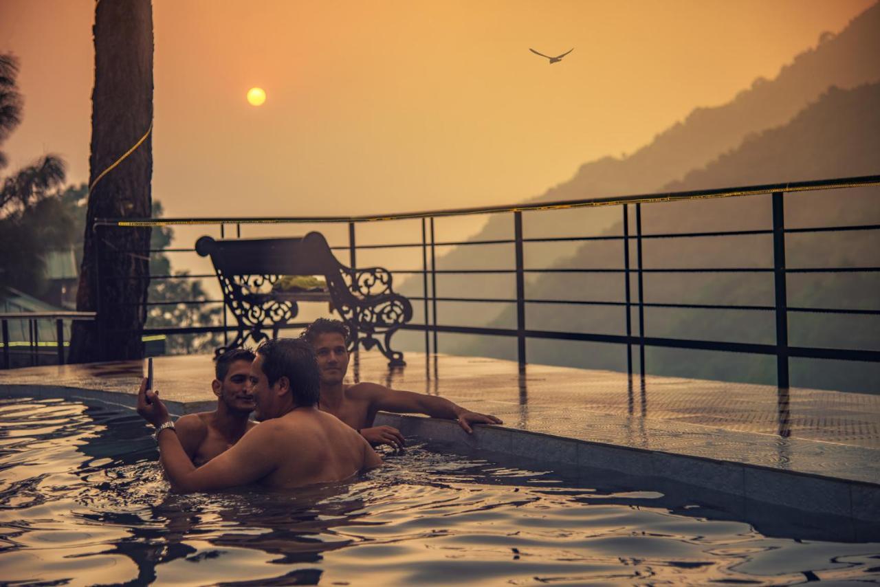 Safarmaina Resort Kasauli Buitenkant foto