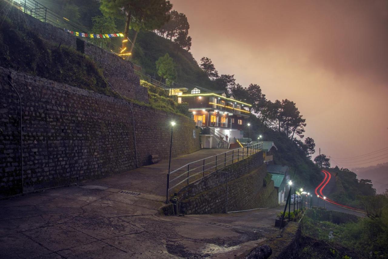 Safarmaina Resort Kasauli Buitenkant foto