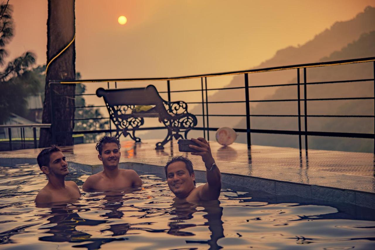 Safarmaina Resort Kasauli Buitenkant foto