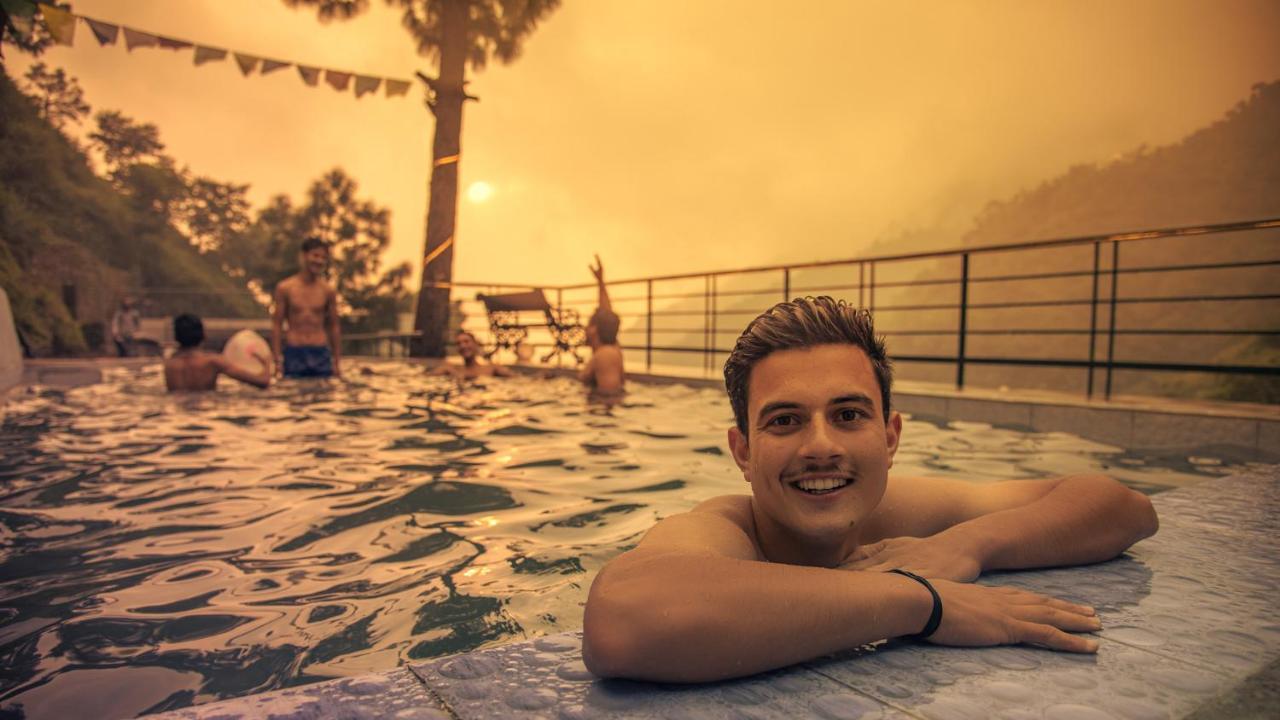 Safarmaina Resort Kasauli Buitenkant foto