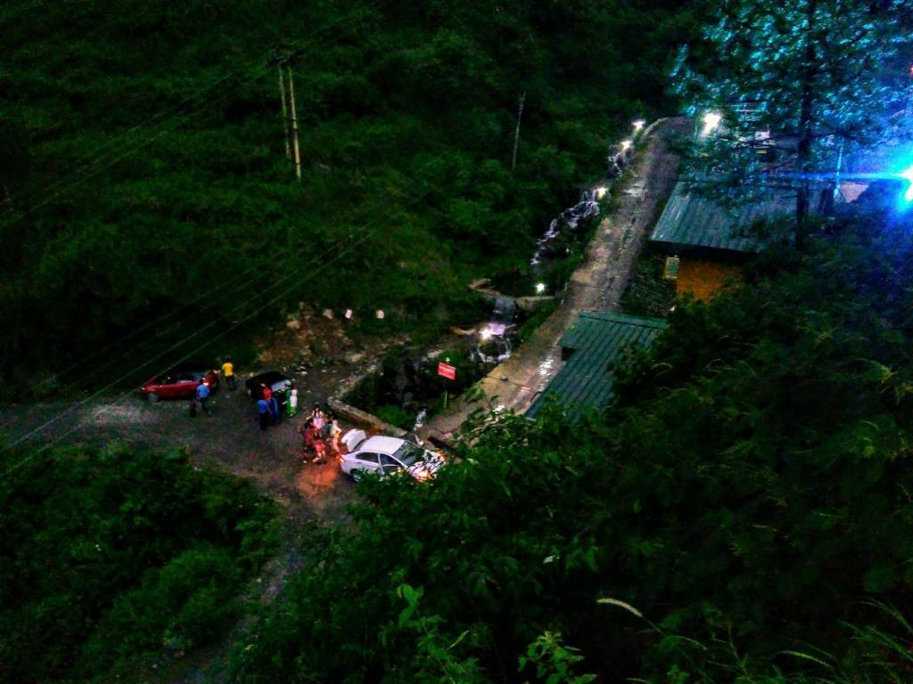 Safarmaina Resort Kasauli Buitenkant foto