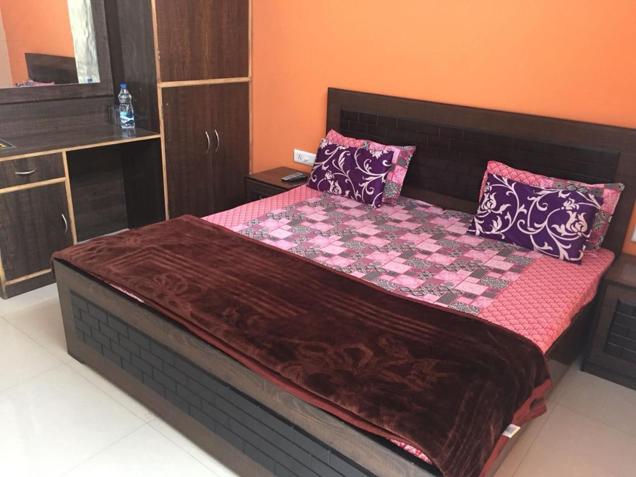 Safarmaina Resort Kasauli Buitenkant foto