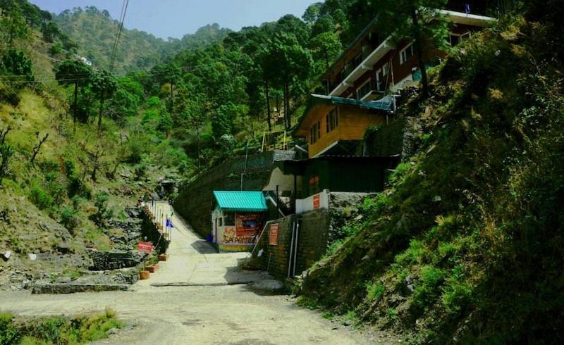 Safarmaina Resort Kasauli Buitenkant foto
