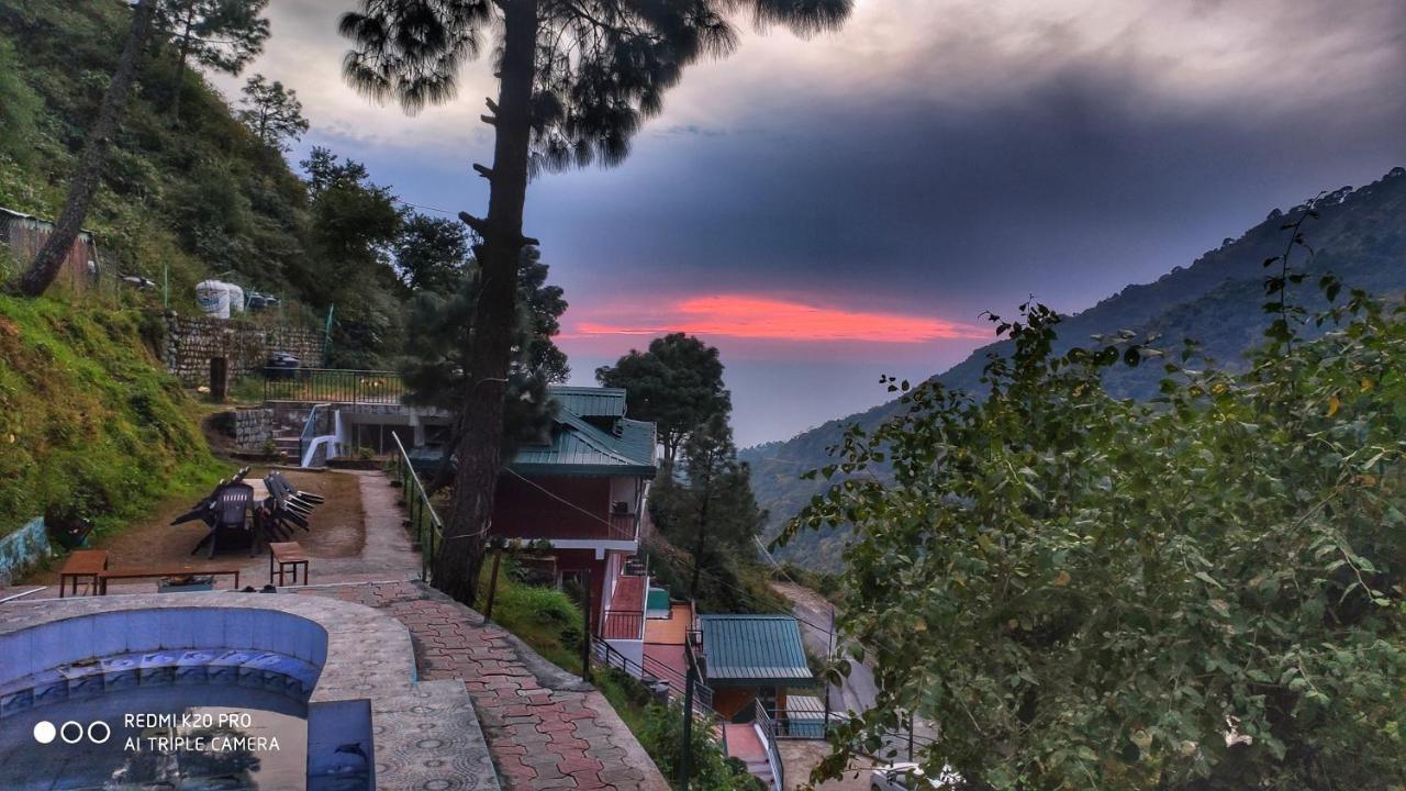 Safarmaina Resort Kasauli Buitenkant foto