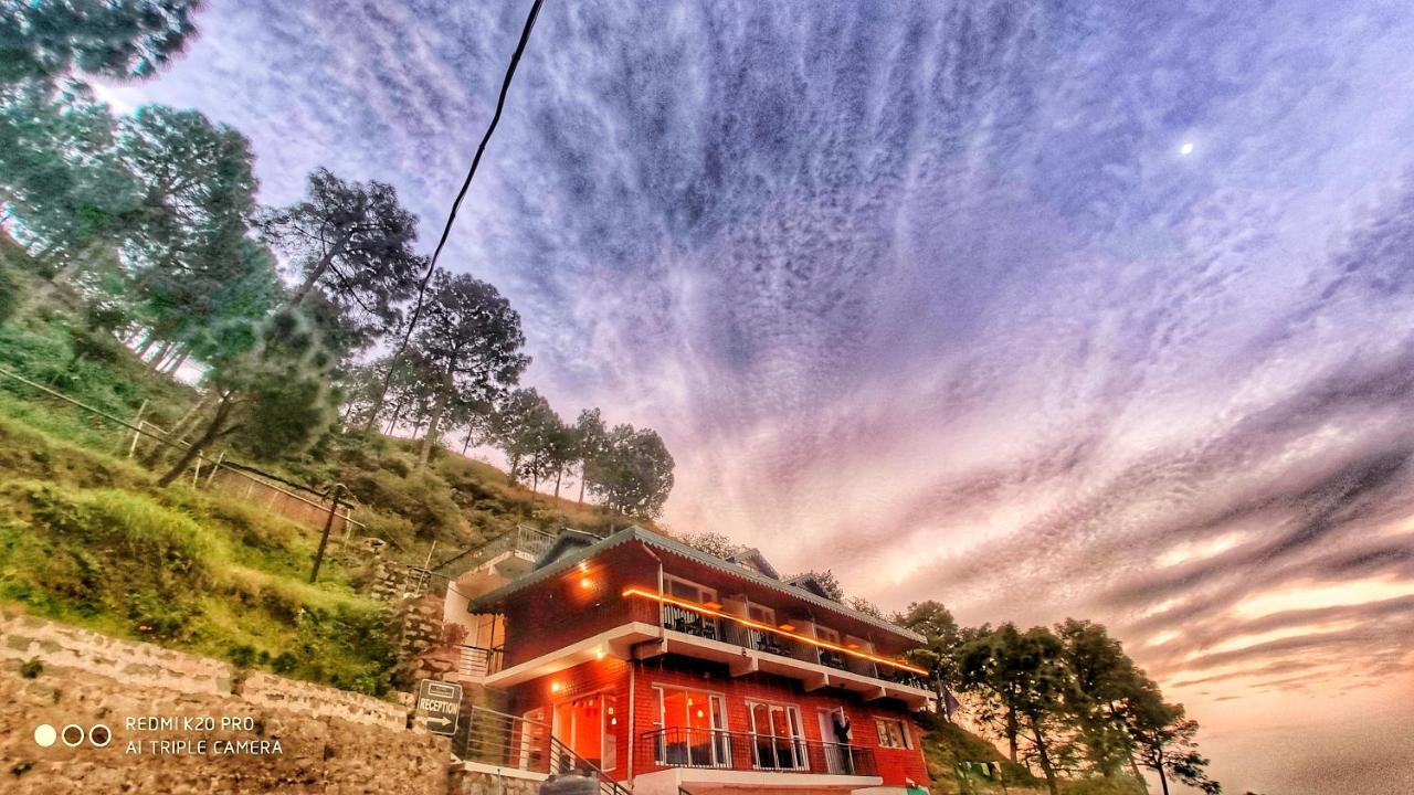 Safarmaina Resort Kasauli Buitenkant foto