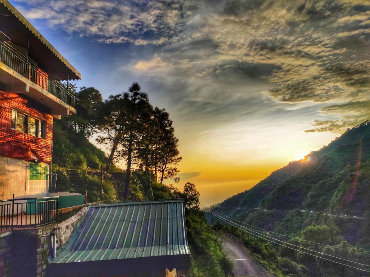 Safarmaina Resort Kasauli Buitenkant foto