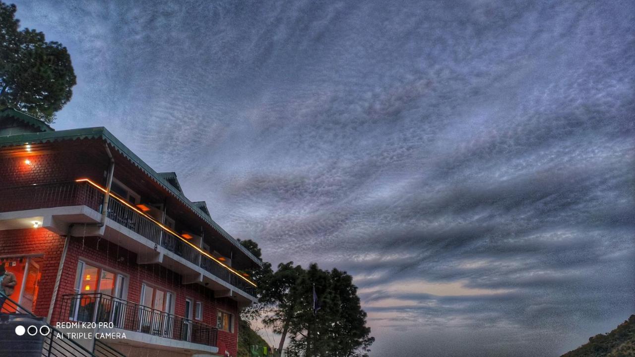 Safarmaina Resort Kasauli Buitenkant foto